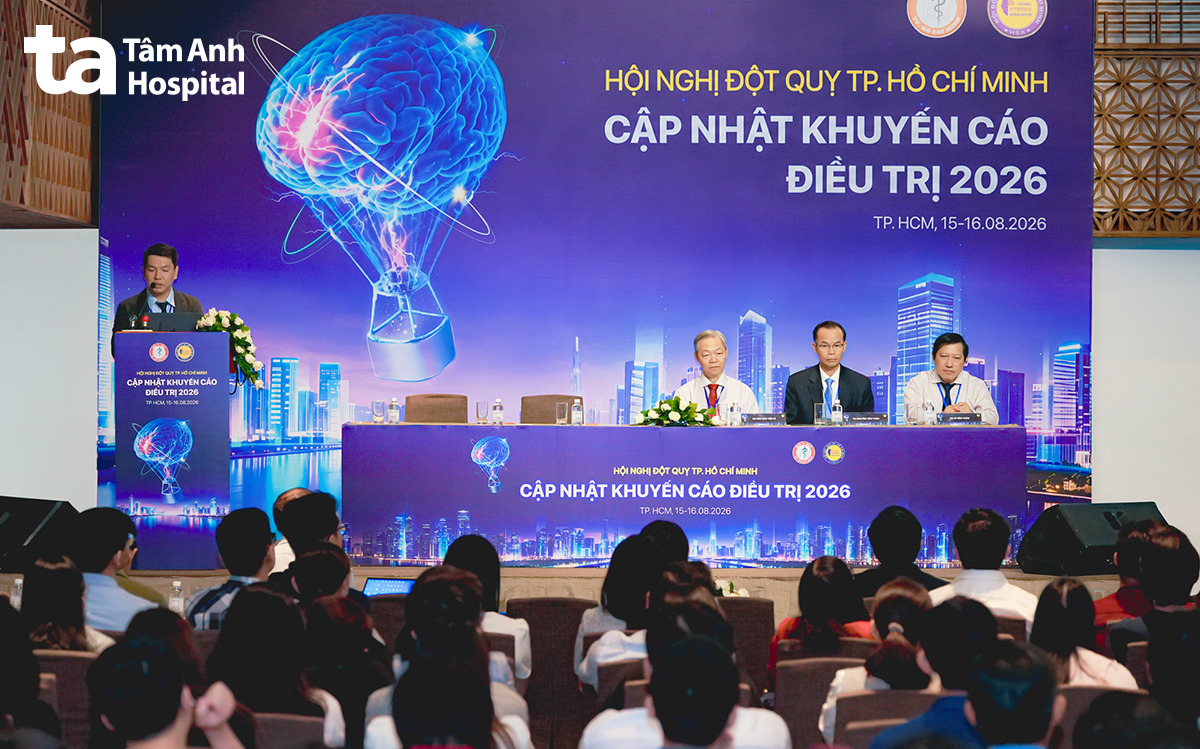 bác sĩ vũ tham gia phát biểu