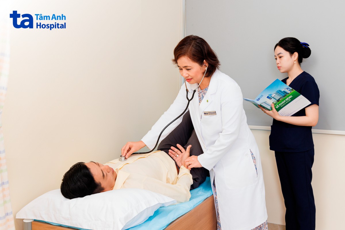 Bị Đau Bụng Quặn Từng Cơn Kèm Tiêu Chảy Buồn Nôn