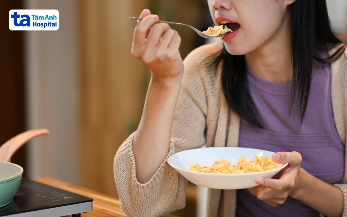 bị tiêu chảy ăn trứng được không