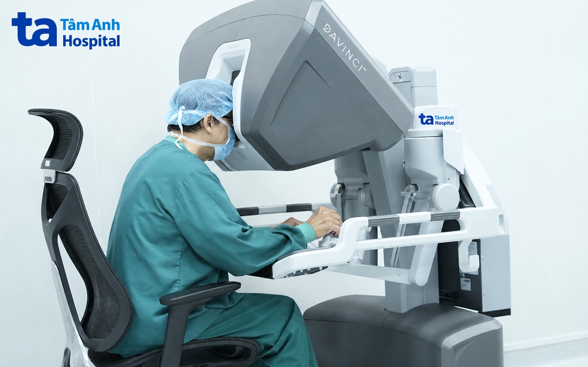 BS điều khiển robot cắt dạ dày