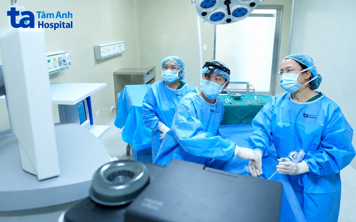 BS phẫu thuật cắt u xương vùng họng