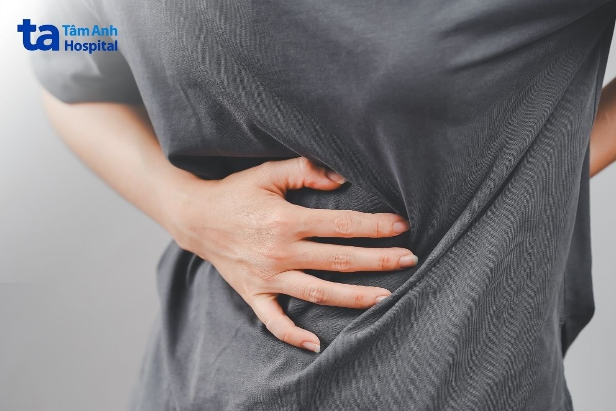bụng sôi liên tục đi ngoài ra nước