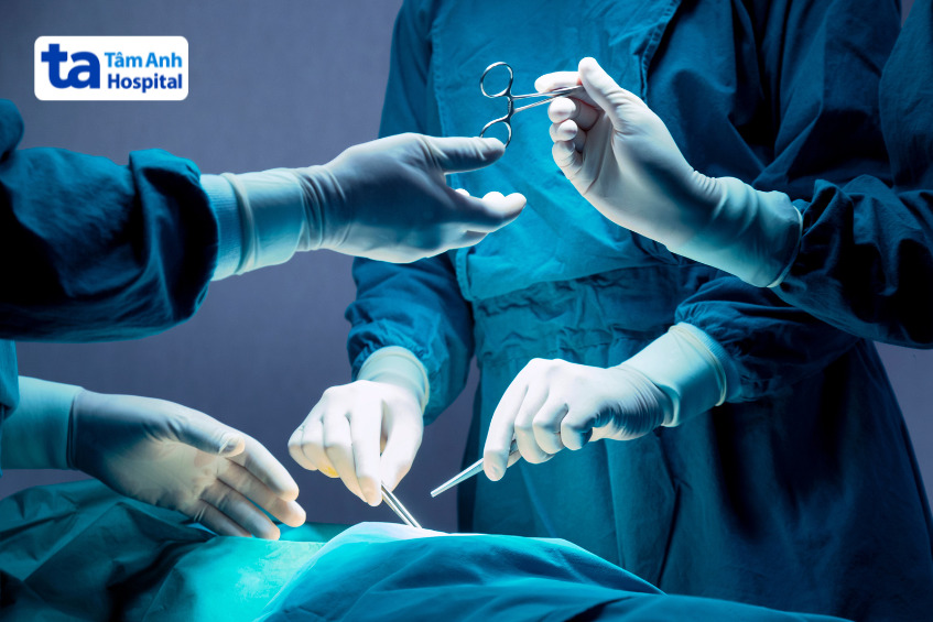 chỉ định mổ dựa trên nhiều yếu tố