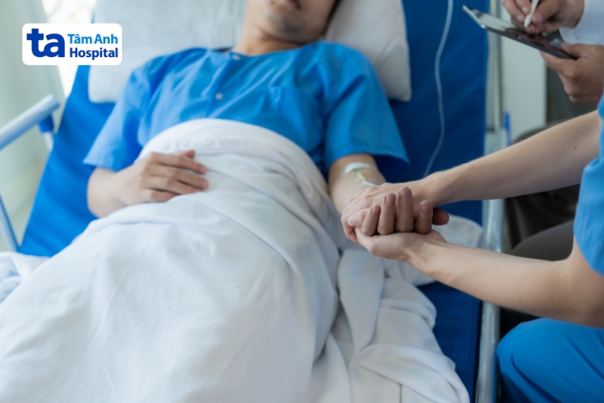 Người bệnh u Klatskin cần tuân thủ phác đồ điều trị của bác sĩ.
