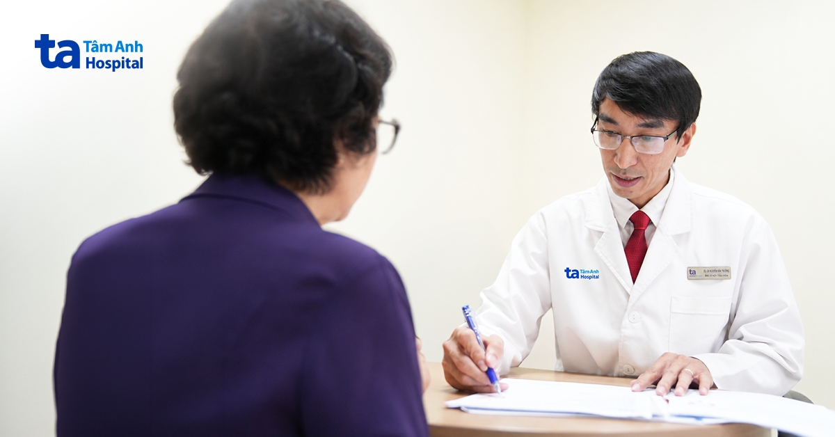 Người phụ nữ đồng mắc viêm gan tự miễn và viêm đường mật hiếm gặp