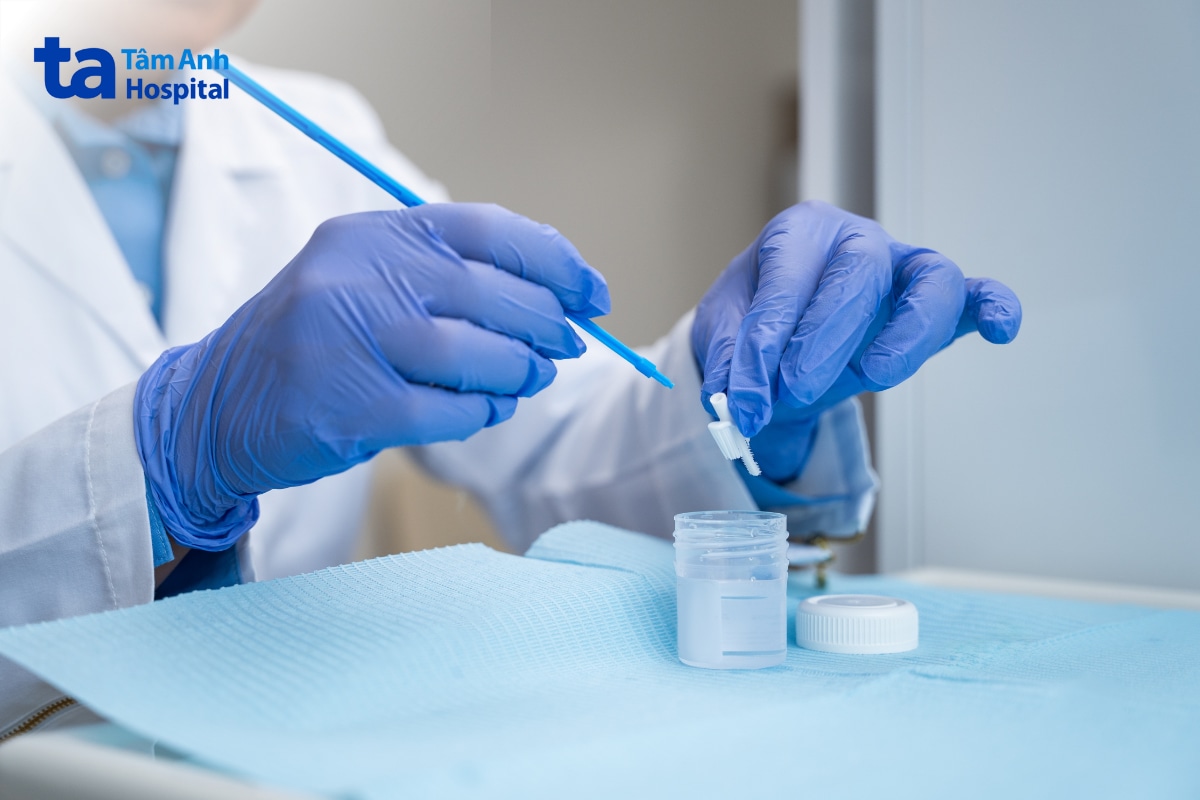 Lấy mẫu xét nghiệm phát hiện HPV type 52