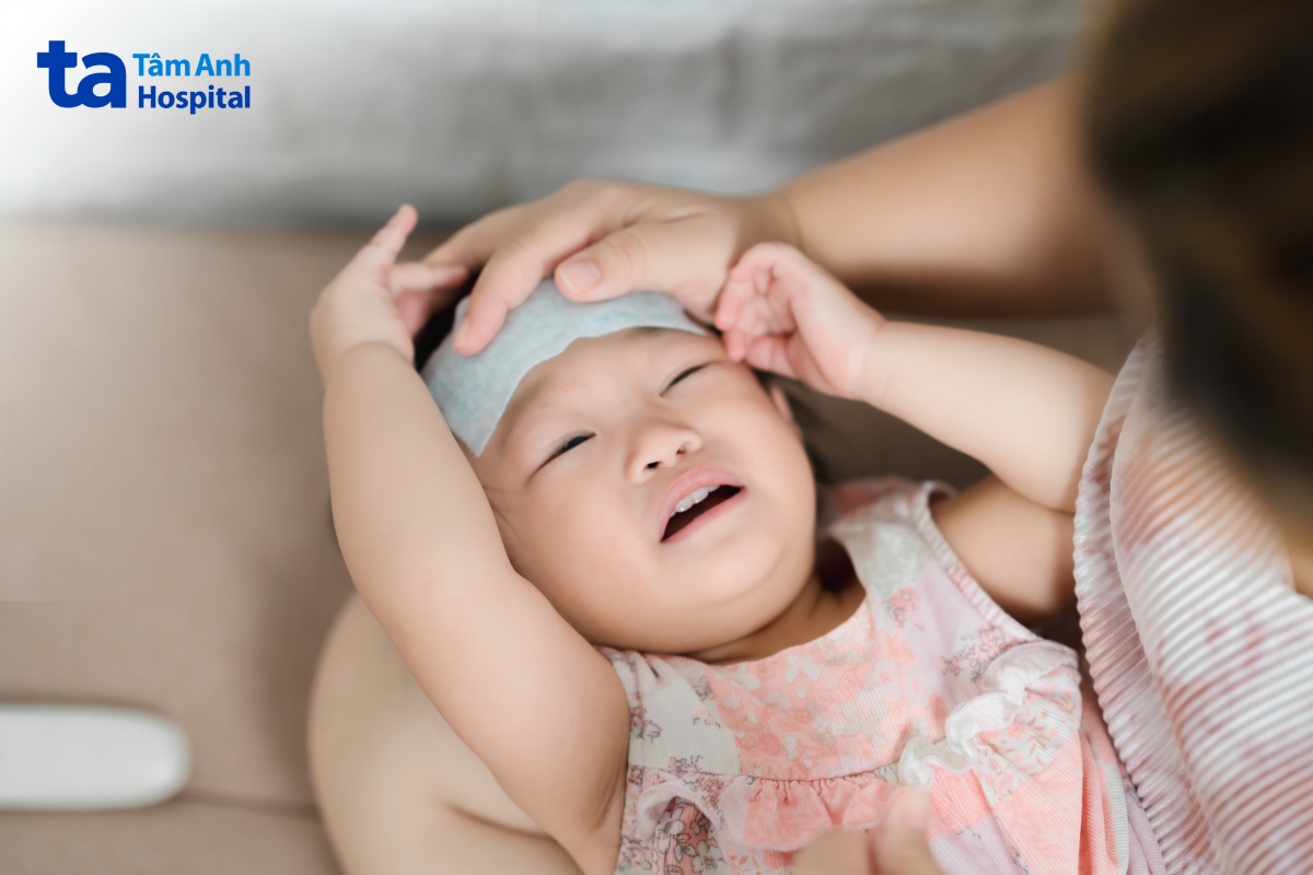 Trẻ uống thuốc hạ sốt bị nôn có nguy hiểm không?
