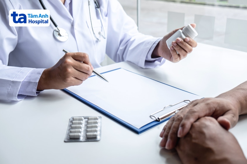 Simethicone có thể giúp giảm cảm giác đầy hơi và chướng bụng.