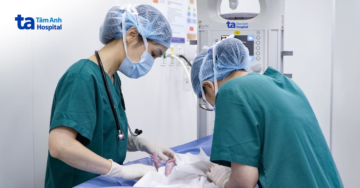 Sinh con khỏe mạnh sau tiền sử thai đột biến gene