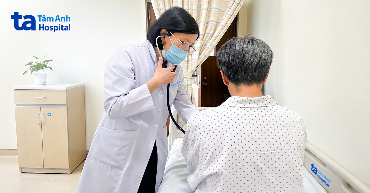Sốt kéo dài tưởng cảm cúm, người đàn ông phát hiện lao màng ngoài tim