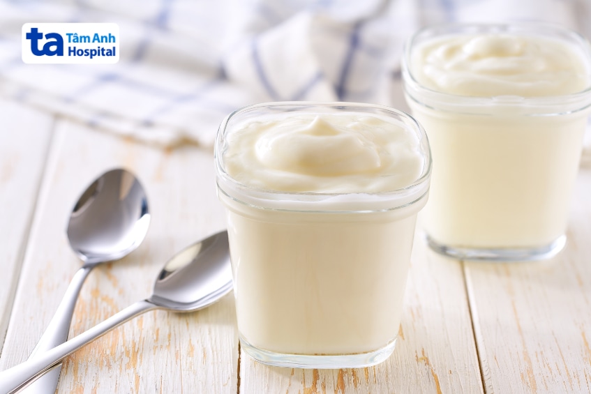 Sữa chua là thực phẩm người bệnh mỡ máu có thể cân nhắc bổ sung.
