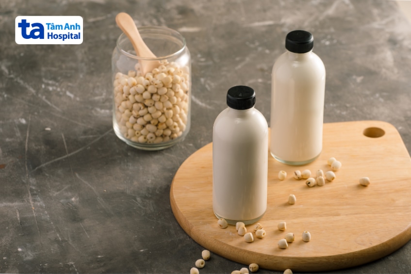 Sữa hạt sen giúp cung cấp năng lượng và hỗ trợ thư giãn.