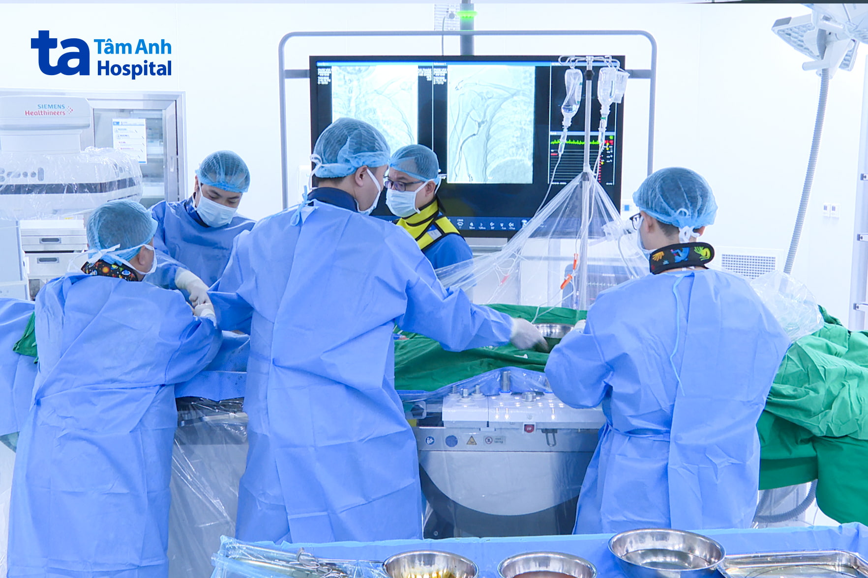 Tại Việt Nam, Bệnh viện Đa khoa Tâm Anh là đơn vị thứ hai thực hiện thành công kỹ thuật can thiệp mạch vành sử dụng thiết bị hỗ trợ thất trái tạm thời iVAC
