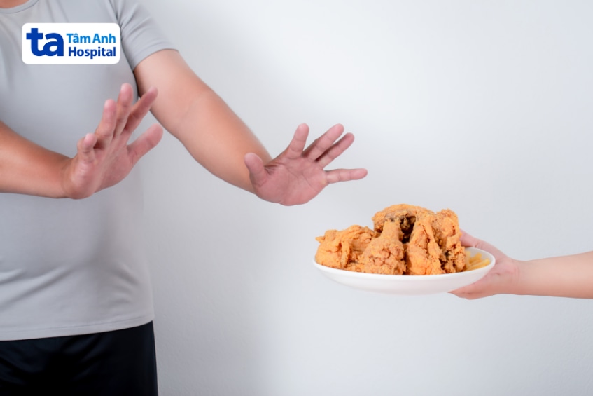 Hạn chế thực phẩm chiên rán, nhiều dầu mỡ giúp bảo vệ sức khỏe túi mật.