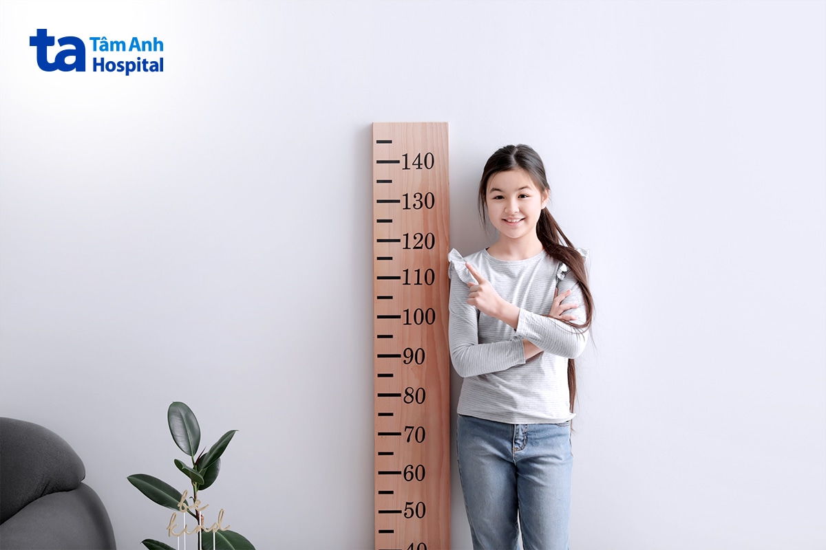 Trẻ gái tuổi dậy thì có chiều cao phát triển nhanh