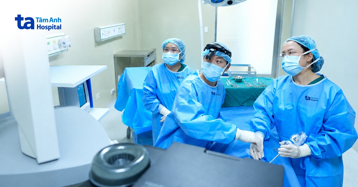 U xương khẩu cái vùng họng gây nuốt vướng, viêm lưỡi