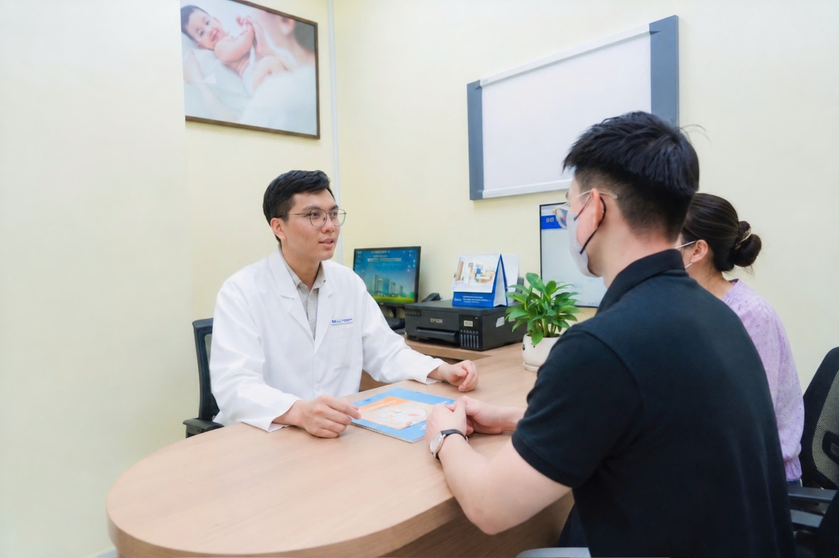 vợ chồng anh hoàng và chị trâm tái khám