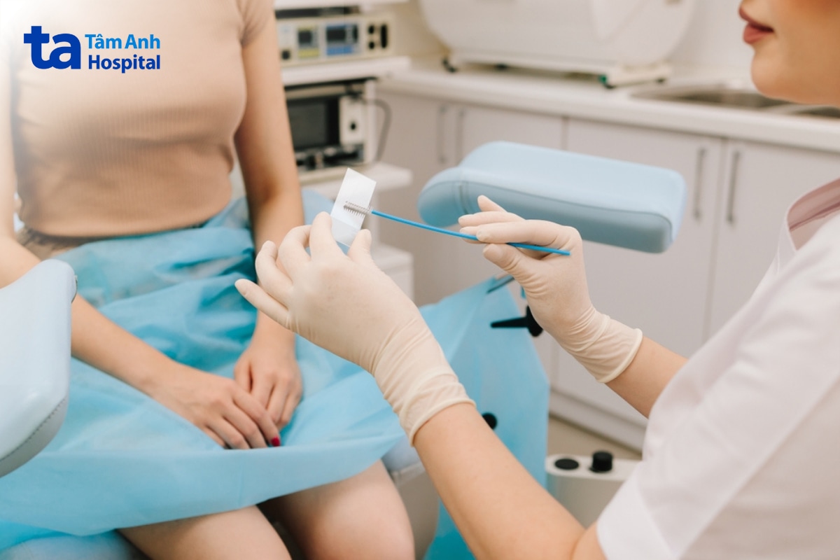 Lấy mẫu xét nghiệm HPV để phát hiện virus nguy cơ cao