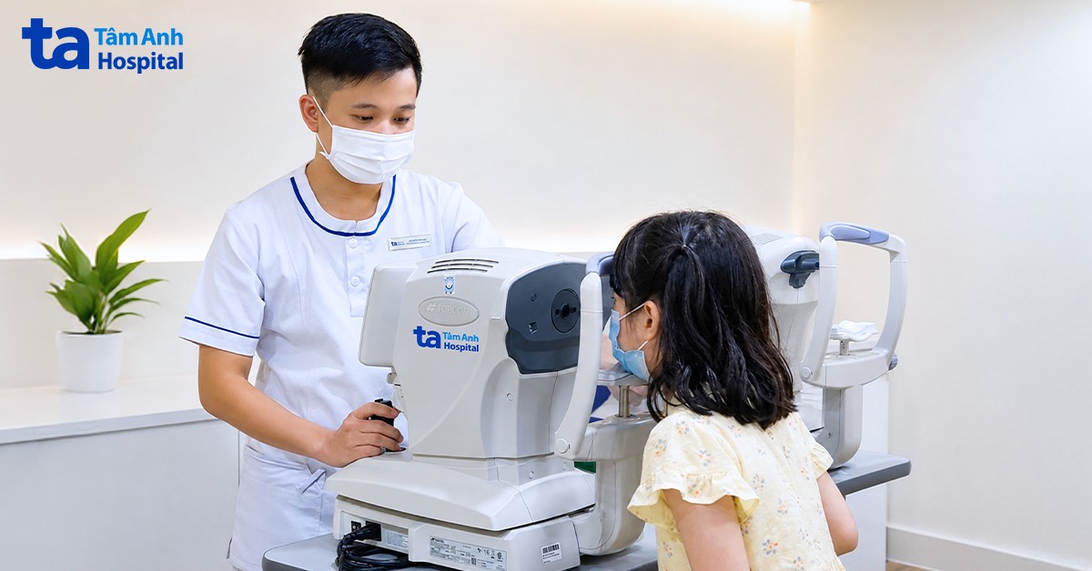 6 tuổi đã viễn thị 7 độ