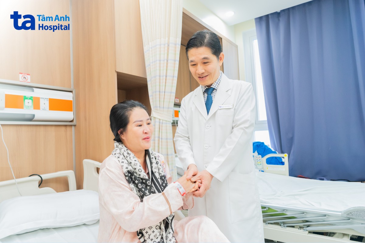 Người bệnh nhanh hồi phục với vết mổ nhỏ sau phẫu thuật bằng robot Người bệnh nhanh hồi phục với vết mổ nhỏ sau phẫu thuật bằng robot