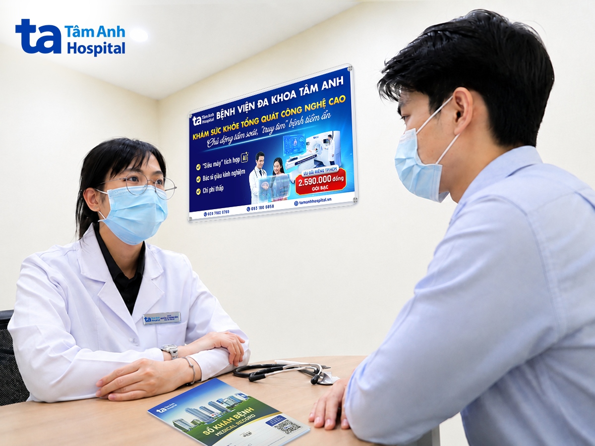 bác sĩ hạnh tư vấn cho người bệnh