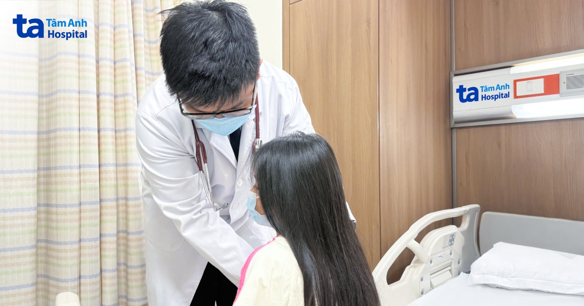 Bé gái có 3 quả thận