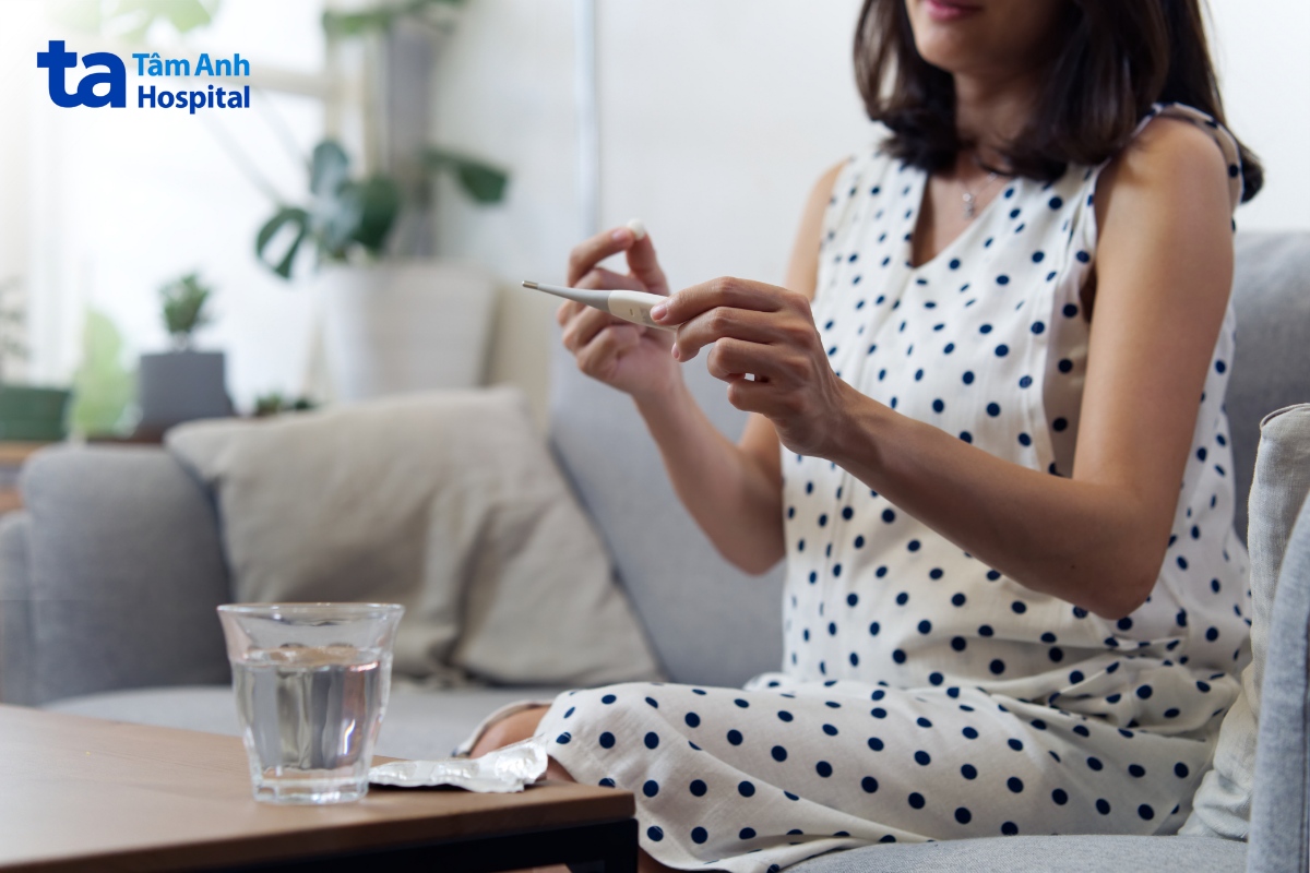 bầu bị sốt xuất huyết cần uống thuốc theo chỉ định