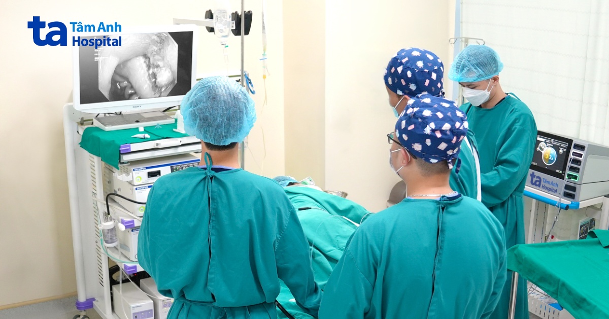 Bóc tách niêm mạc triệt căn ung thư đại tràng giai đoạn sớm