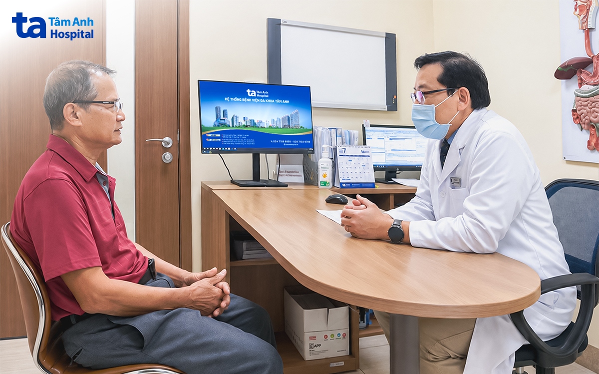 BS Hùng tư vấn cho ông Đại