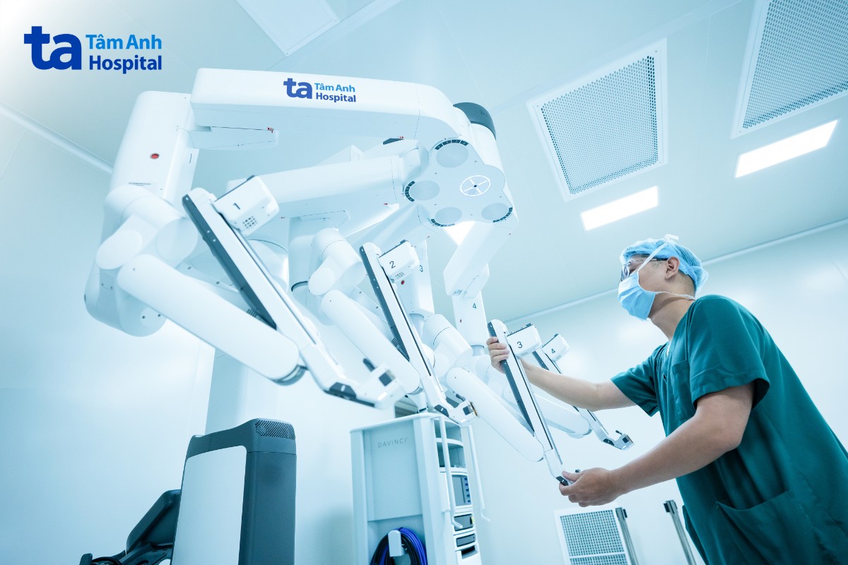 Các cánh tay robot linh hoạt với khả năng xoay 540 độ
