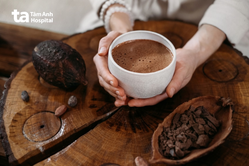 Cacao và thức uống cacao dùng trong chế độ dinh dưỡng thai kỳ.
