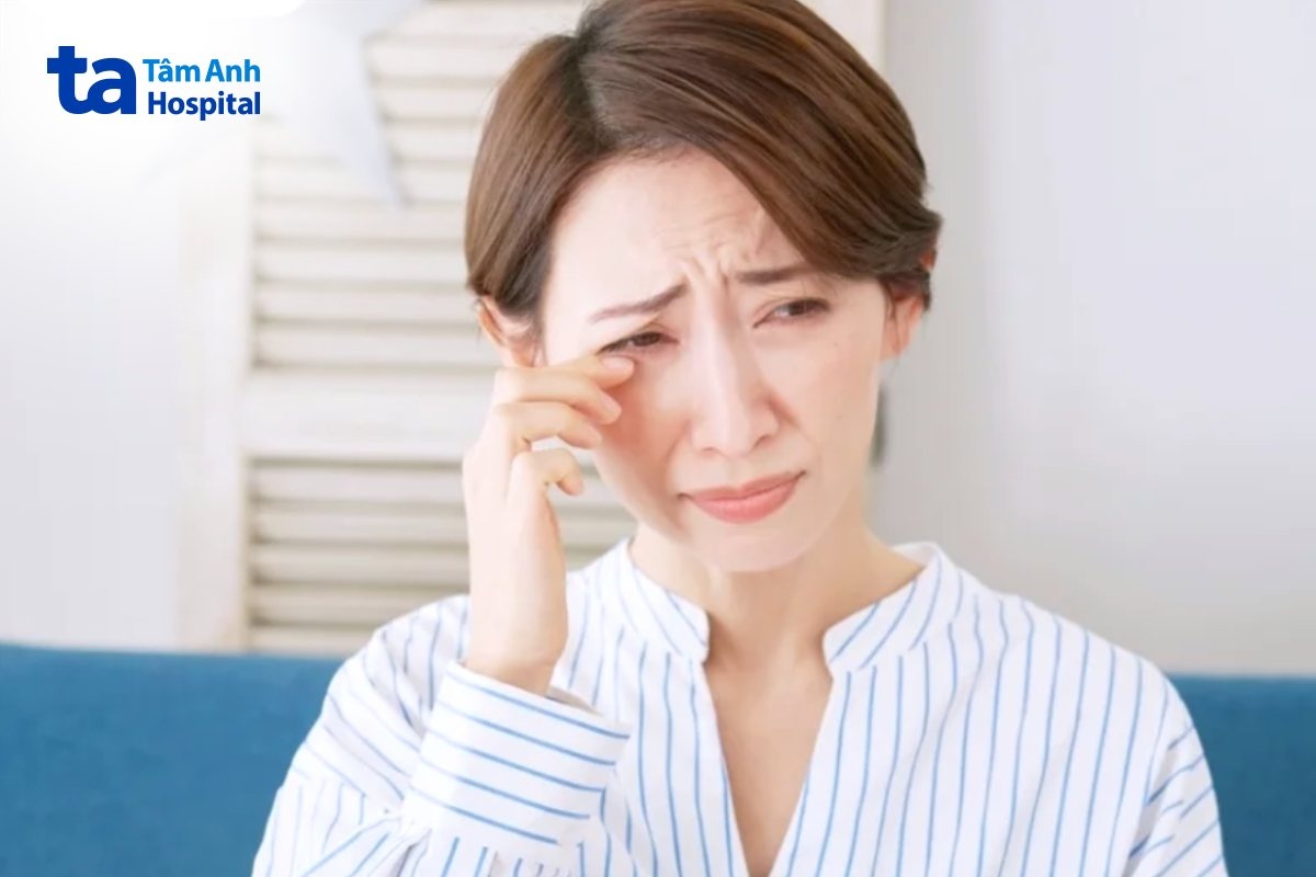 chăm sóc mắt sau mổ lasik
