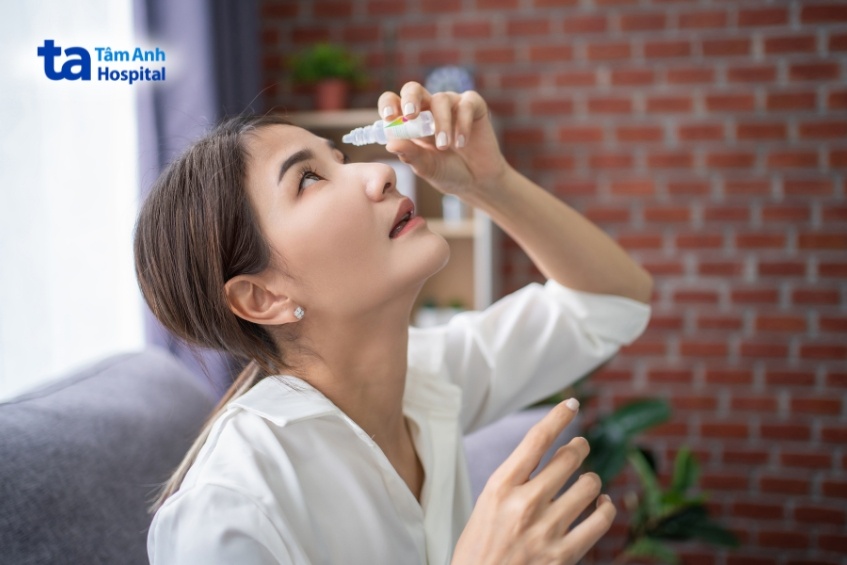 chăm sóc mắt sau phẫu thuật femto