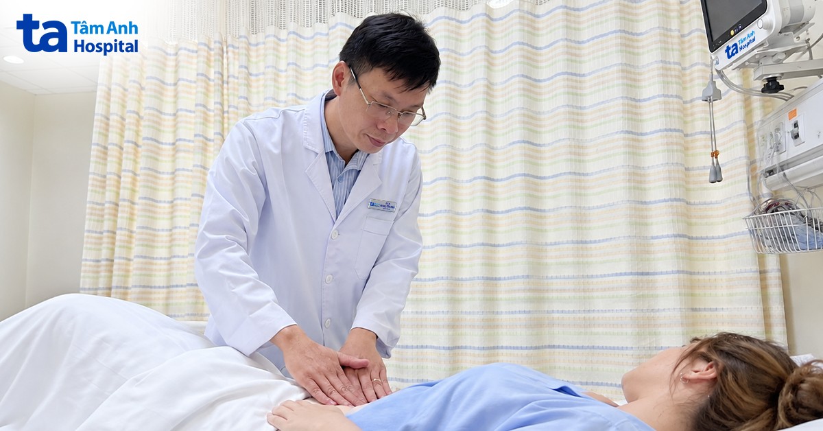 Cô gái nôn ói suốt 2 ngày do khối thức ăn bịt kín lòng thực quản