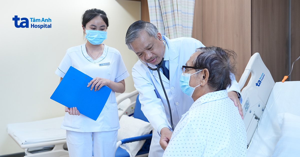 Cứu người đàn ông tắc nhiều nhánh mạch vành và phình động mạch chủ