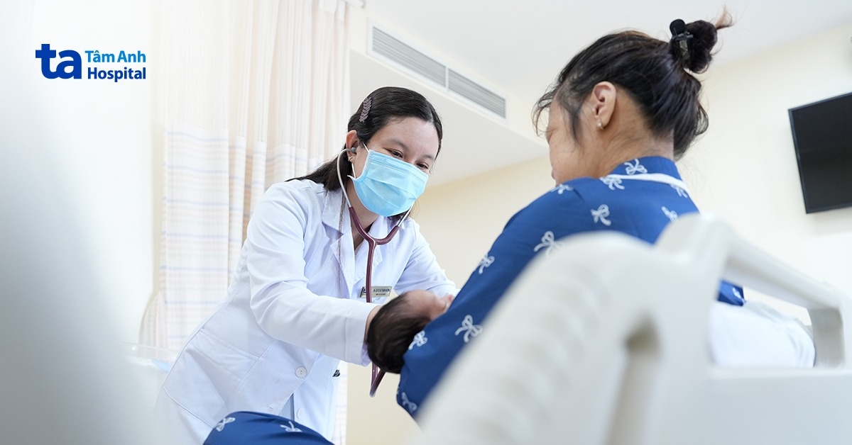 Cứu sản phụ tràn dịch màng tim, con sinh non 31 tuần