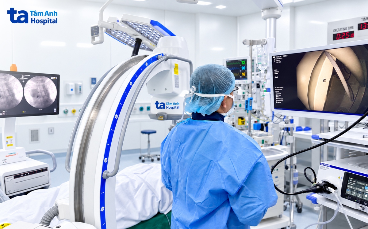 đặt stent cho ông Trung