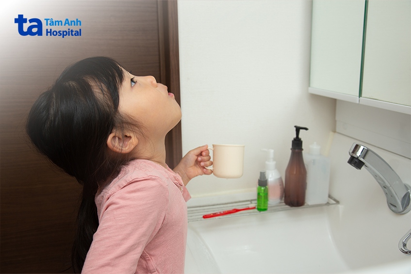 điều trị bệnh nhiệt miệng và tay chân miệng
