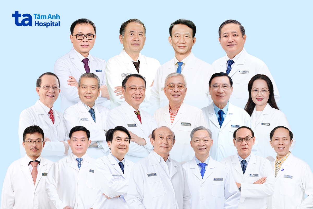 Hơn 300 chuyên gia, bác sĩ đầu ngành gồm nhiều giáo sư, phó giáo sư, tiến sĩ quy tụ tại Hệ thống Bệnh viện Đa khoa Tâm Anh