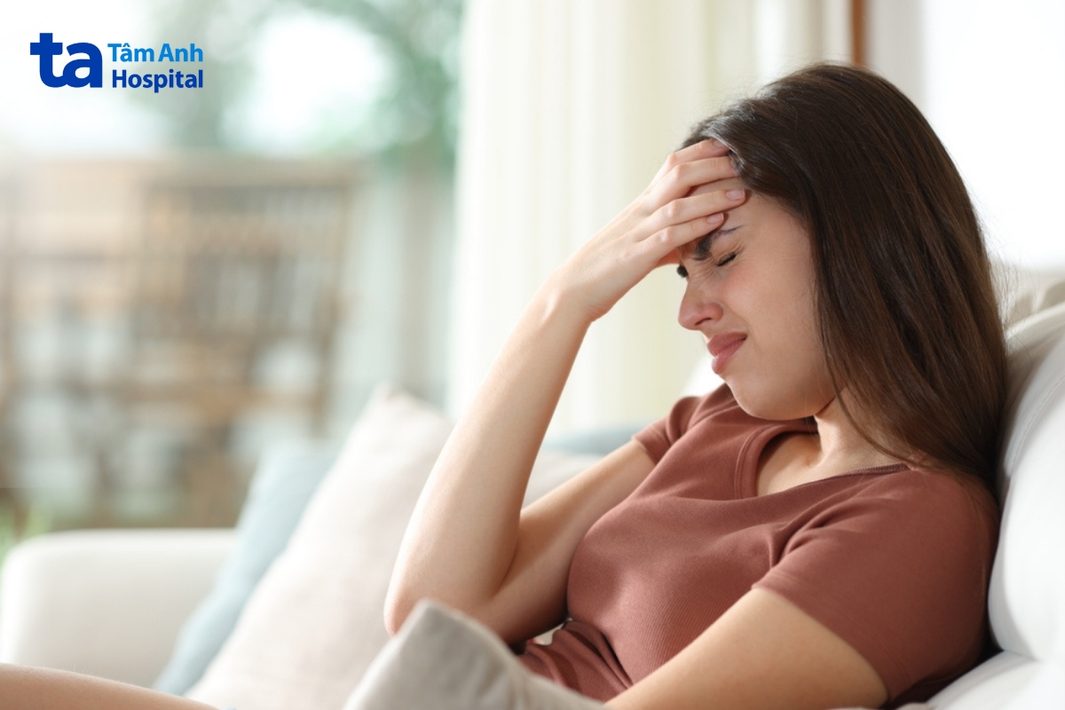 động mạch cảnh chung phải xuất phát từ đâu