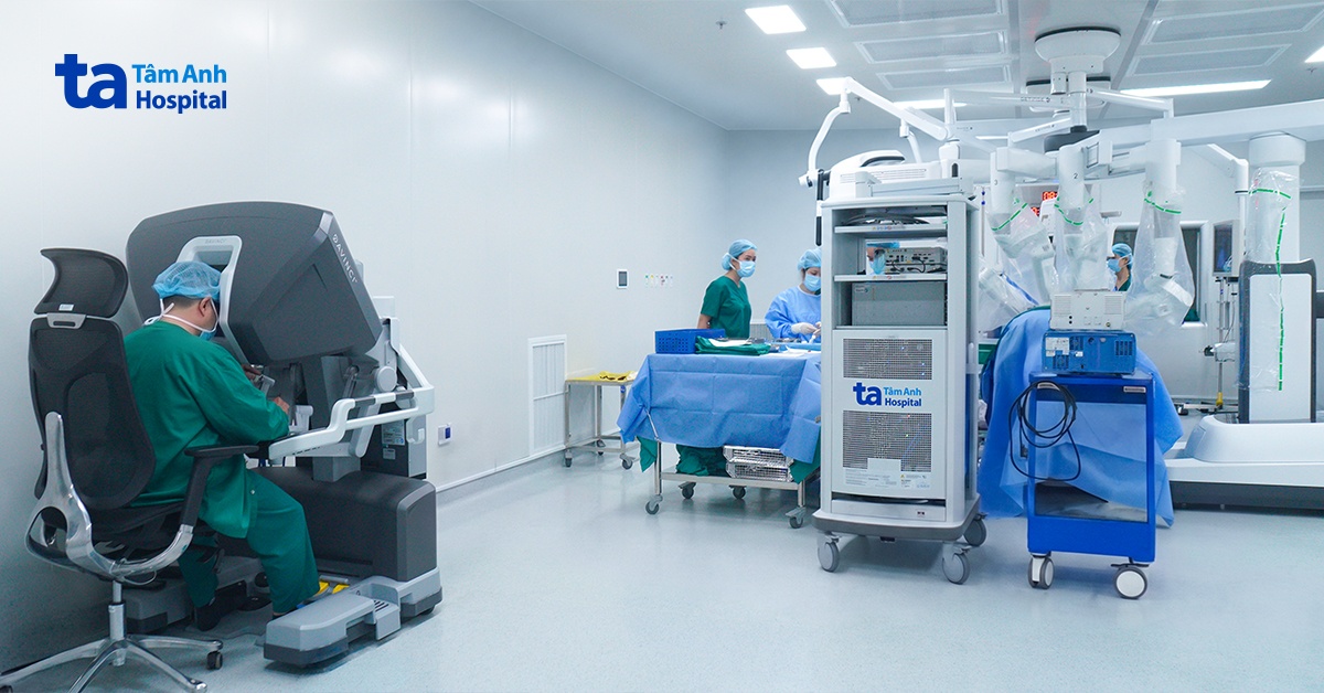 Khám bí tiểu phát hiện tuyến tiền liệt phình to gấp 10 lần kèm ung thư