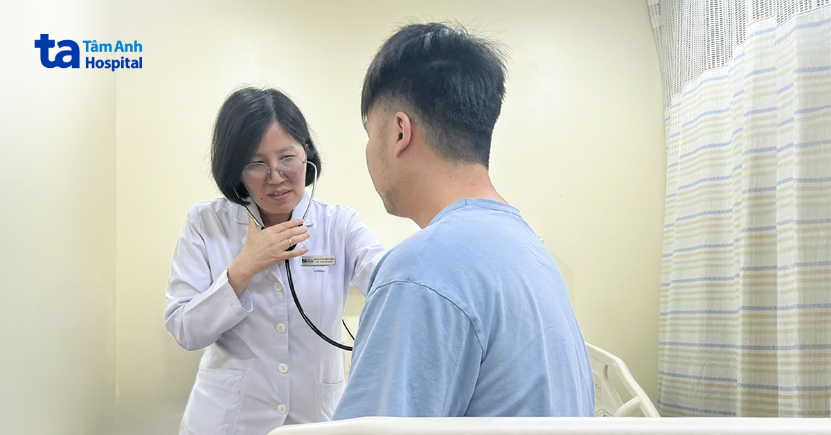 Khám phù chân, phát hiện bất thường mạch máu hiếm gặp
