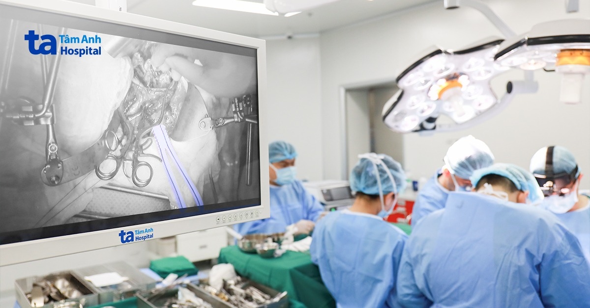 Khám tim mạch phát hiện phình động mạch chủ bụng dọa vỡ