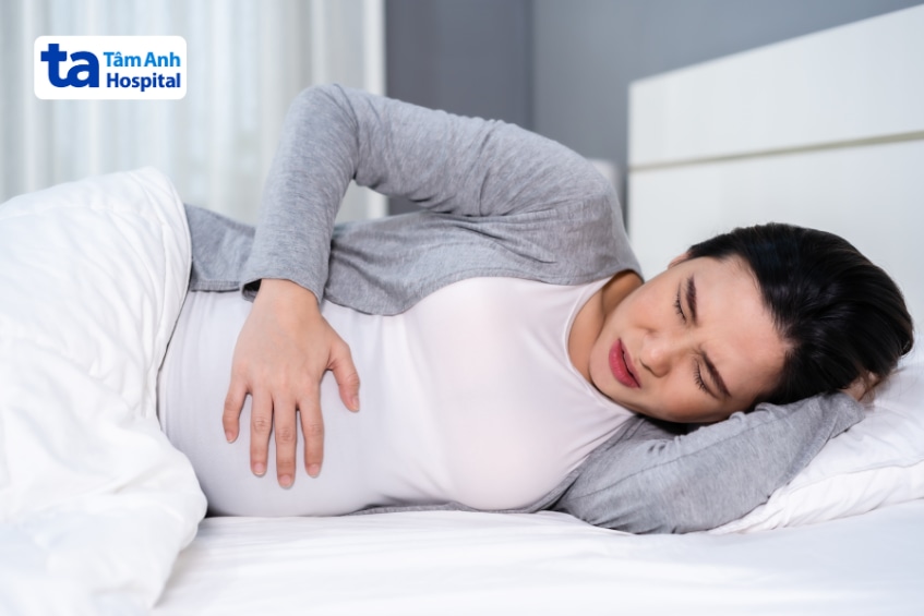 Mẹ bầu có bệnh lý dạ dày nên thận trọng với các món ăn cay.