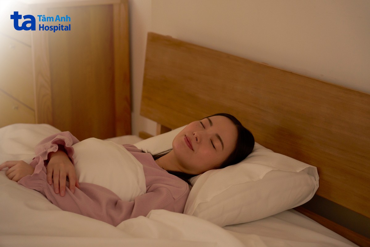 Nằm Nghiêng Khi Bị Viêm Cột Sống Dính Khớp