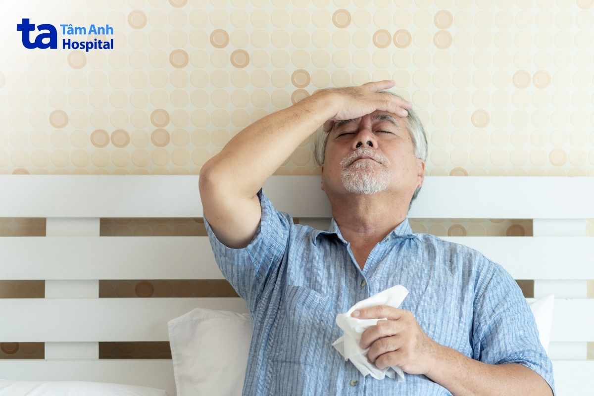 người cao tuổi có nhiều yếu tố nguy cơ