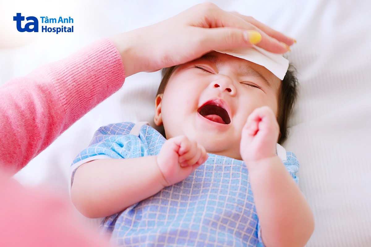 nhiễm khuẩn có thể khiến trẻ sốt