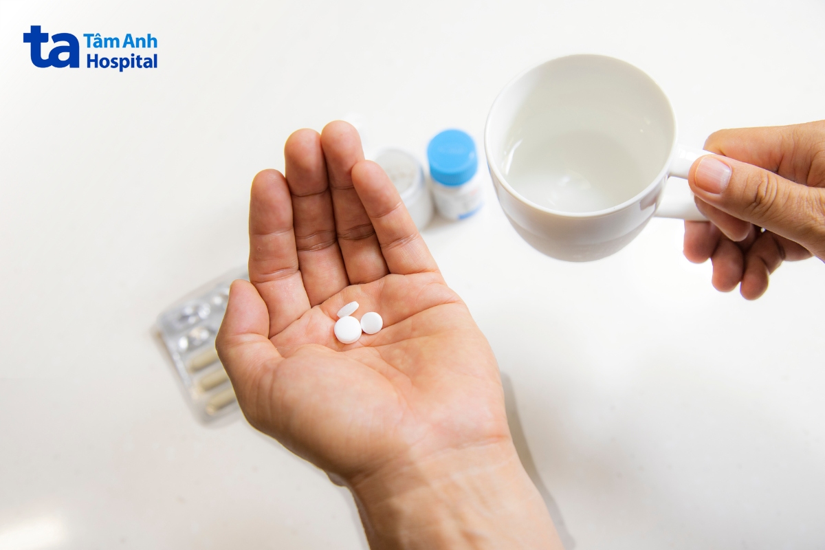 nhiều nhóm thuốc có thể là tác nhân làm rối loạn chuyển hóa đường máu