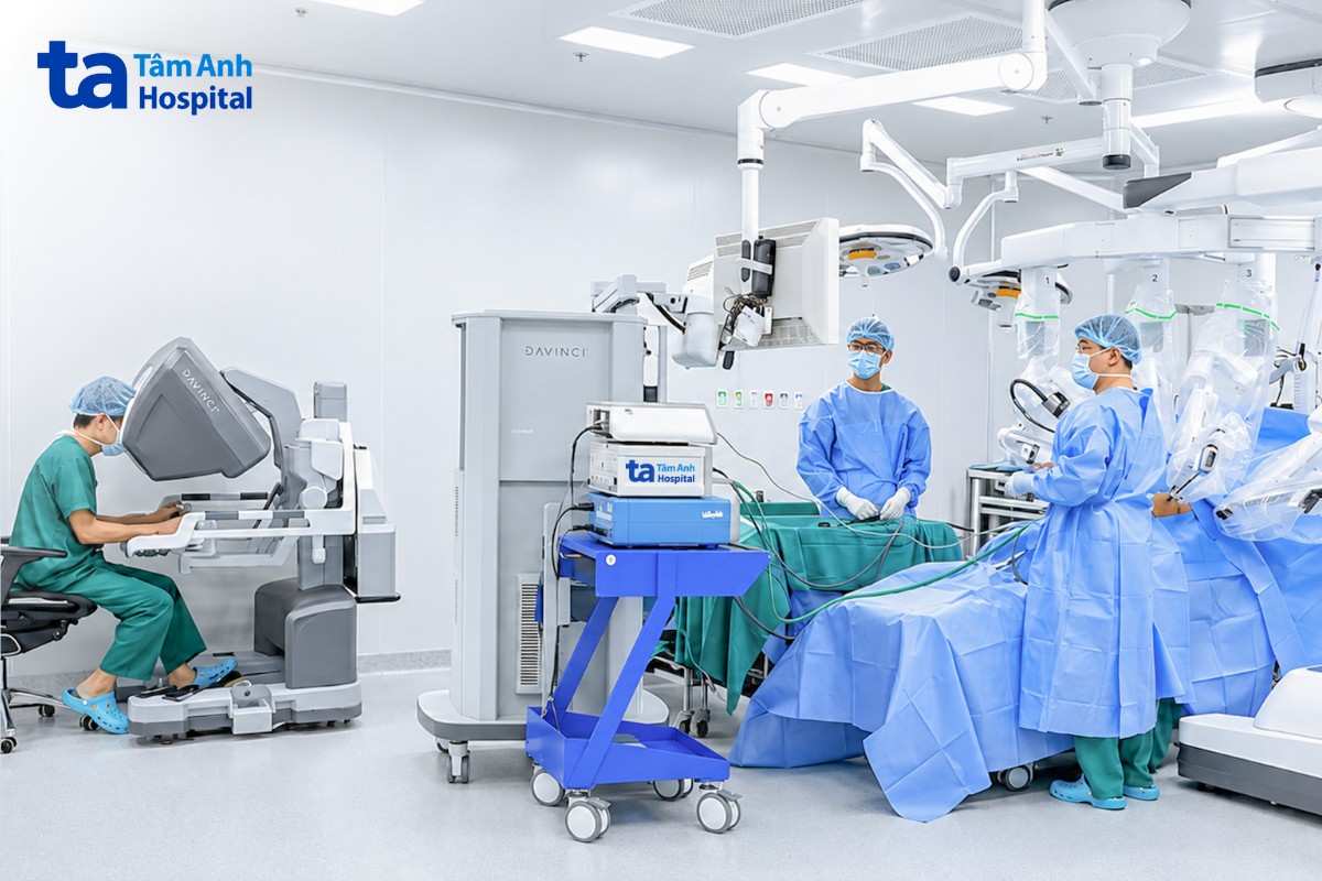 PGS.TS.BS Vũ Hữu Vĩnh, Giám đốc Trung tâm Ngoại Lồng ngực - Mạch máu PGS.TS.BS Vũ Hữu Vĩnh, Giám đốc Trung tâm Ngoại Lồng ngực - Mạch máu