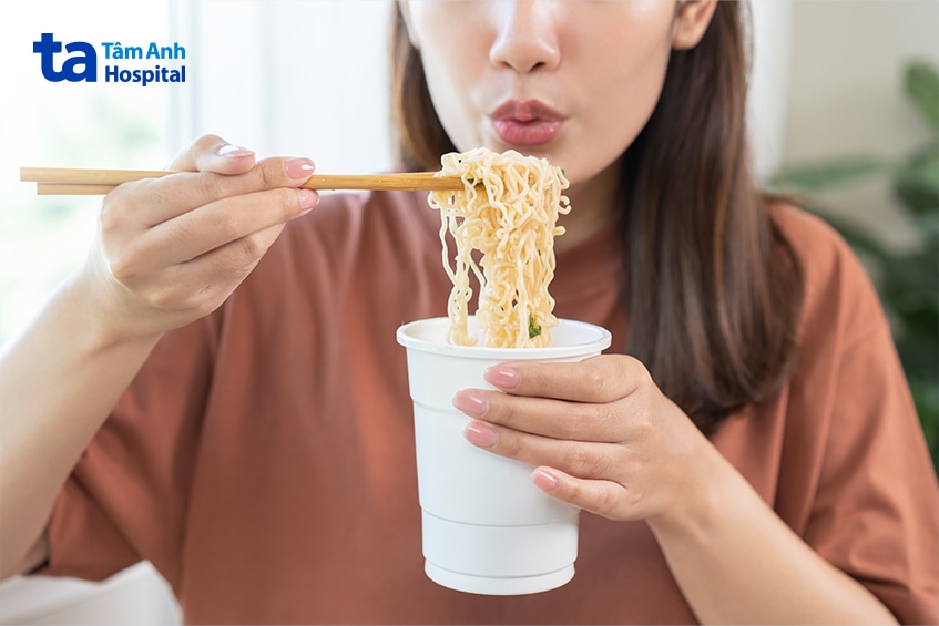 Bầu Ăn Mì Tôm Được Không